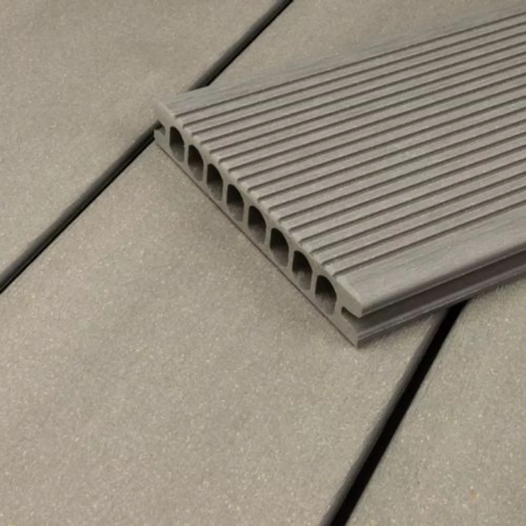 hori-terrassendielen-komplettset-wpc-royal-hohlkammer-hellgrau-10030014053-produkt.jpg