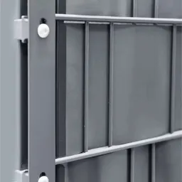 hori-klemmschiene-fuer-doppelstabmattenzaun.jpg