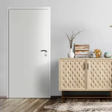 Weißlacktür in Wohnzimmer mit Kommode 
