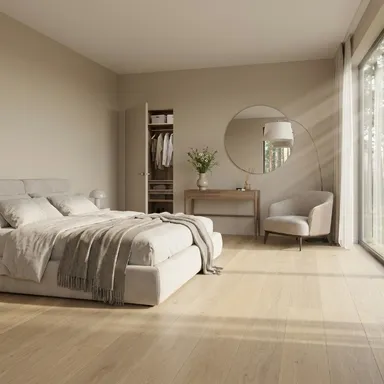 Hier ist ein Ambiente Bild eines hellen Parkettbodens Eiche zu sehen.