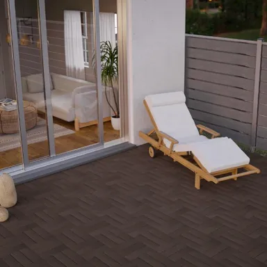 Hier findest du unsere große Auswahl an WPC Terrassenfliesen in verschiedenen Designs
