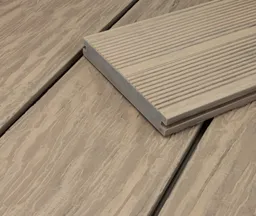 HORI Terrassendielen Komplettset WPC Maui Massiv beige tiefe Holzstruktur + geriffelt 21 x 143 mm 0