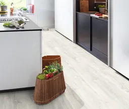 EGGER Klick-Designboden PRO Design Waltham Eiche weiss EPD028 Landhausdiele XL 3