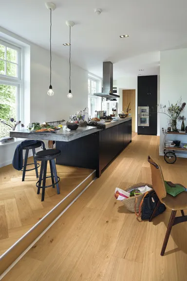 MEISTER Lindura Holzboden HS 500 Eiche classic 8925 gebürstet Fischgrät 3