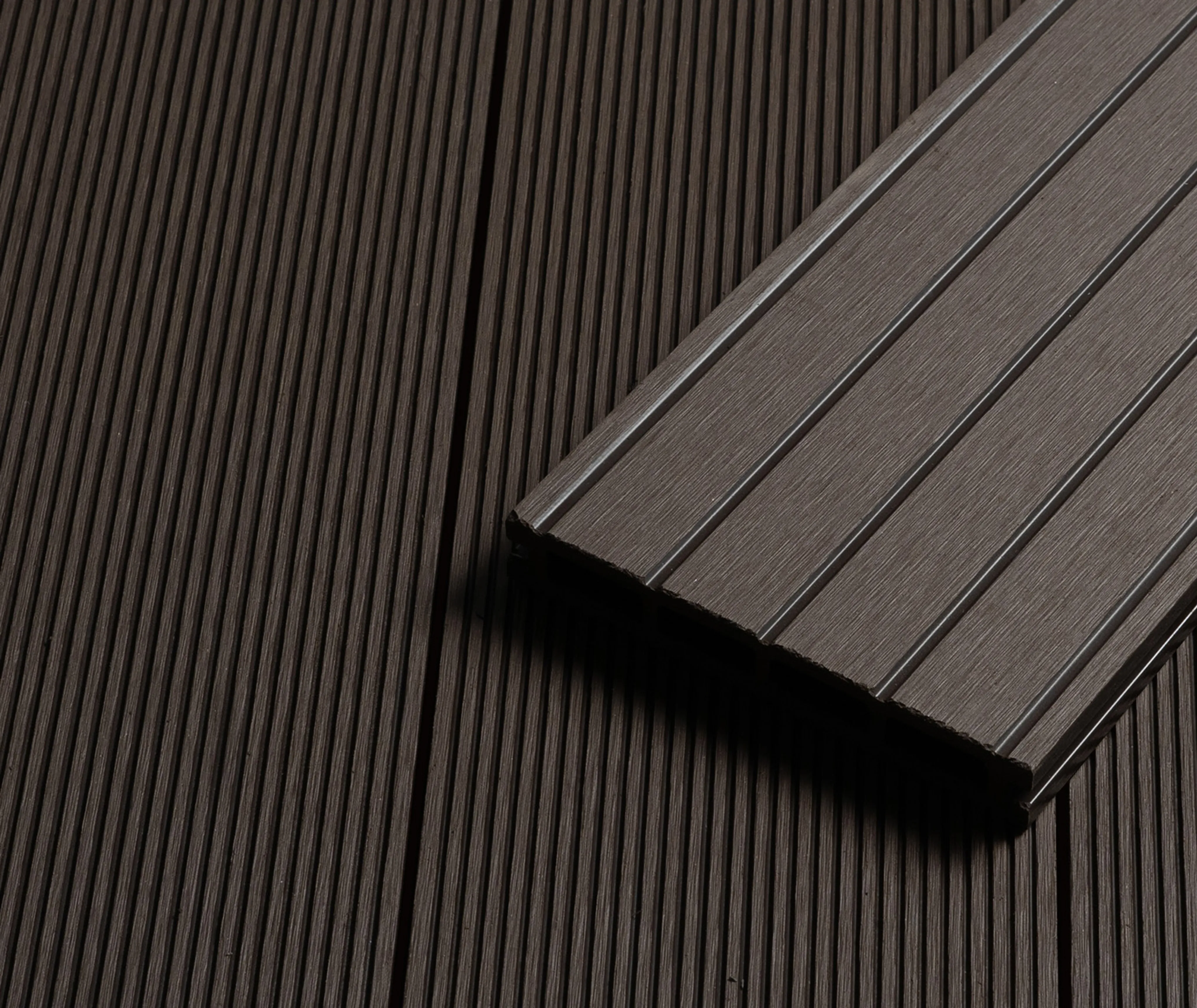 HORI Terrassendielen WPC Antigua Hohlkammer braun grob / fein geriffelt 21 x 146 mm (10030020567)