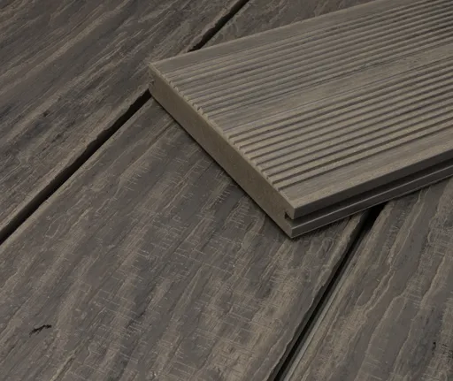 HORI Terrassendielen Komplettset WPC Maui Massiv grau tiefe Holzstruktur + geriffelt 21 x 143 mm