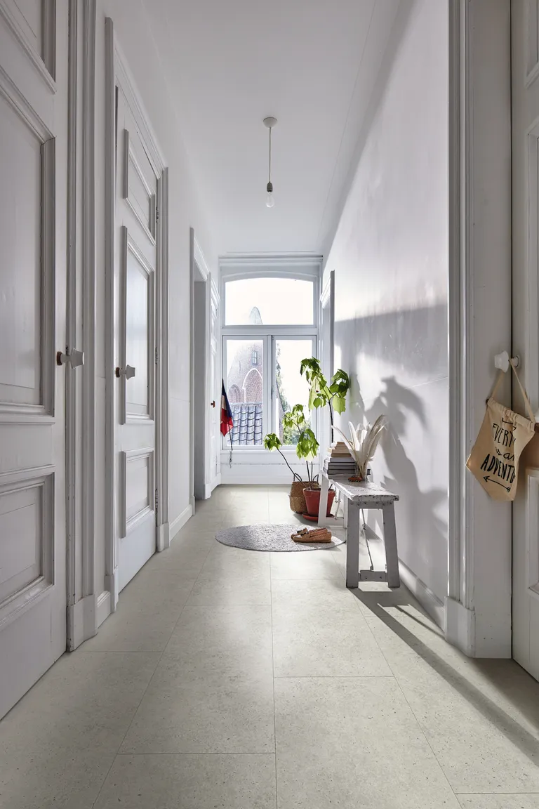 MEISTER PVC-freier Designboden MeisterDesign. next DB 500 S Beton 7321 Fliese 1