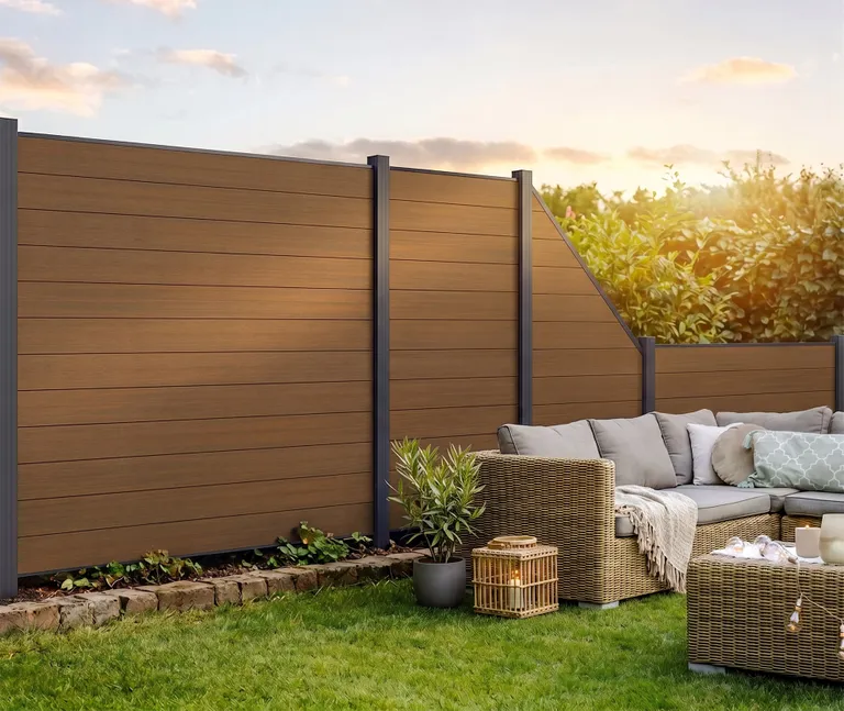 NewTechWood WPC Sichtschutzzaun Stecksystem Komplettset Portland 1