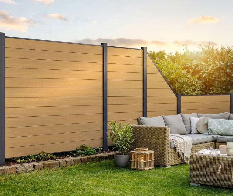 NewTechWood WPC Sichtschutzzaun Stecksystem Komplettset Portland 2