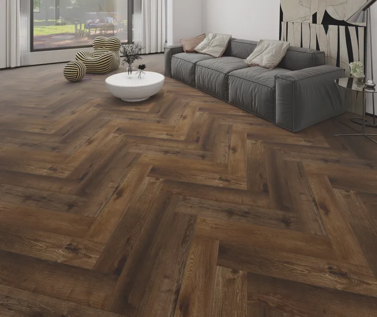 HORI Klick-Hartvinylboden Fischgrät Eiche Chamboard synchron Holzstruktur 1