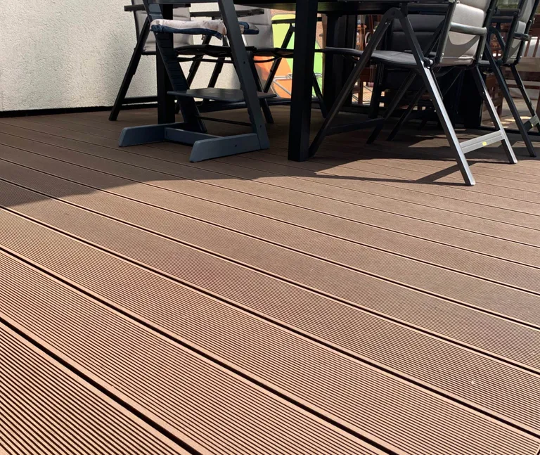 HORI Terrassendielen Komplettset WPC Mauritius massiv braun grob / fein geriffelt 20 x 140 mm 1