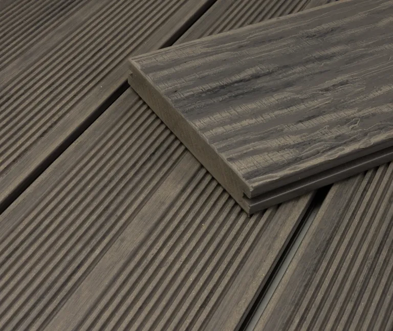 HORI Terrassendielen WPC Maui Massiv grau tiefe Holzstruktur + geriffelt 21 x 143 mm 1