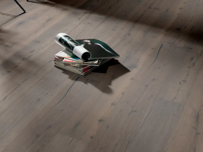 DOMIZIL Parkett Eiche Altholz Carbon gebürstet Landhausdiele weiss grau geölt 3