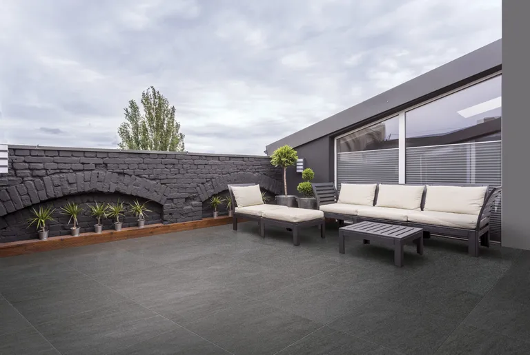 HORI Terrassenplatten Quarz anthrazit Feinsteinzeug Steinoptik 1
