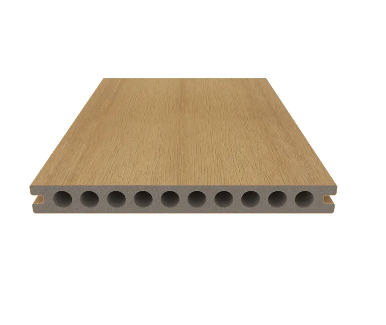 NewTechWood Terrassendielen WPC Hohlkammer Gigante Red Cedar Holzstruktur gebürstet / glatt gebürstet Co-Extrudiert 22,5 x 210 mm 3
