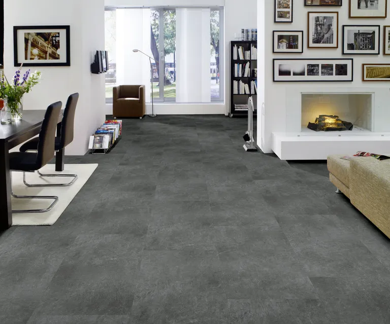 HORI Klick-Hartvinylboden Rigid SPC XXL Fliesenformat Granito Terra Antracite Steinstruktur 5