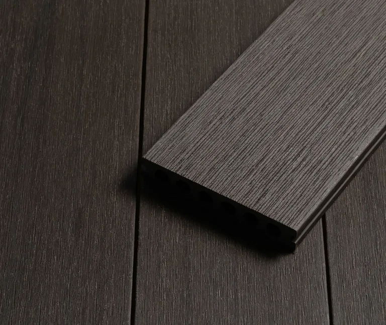 HORI Terrassendielen Komplettset WPC Safety Schutzummantelung braun modern grob strukturiert/glatt gebürstet 23 x 143 mm 1