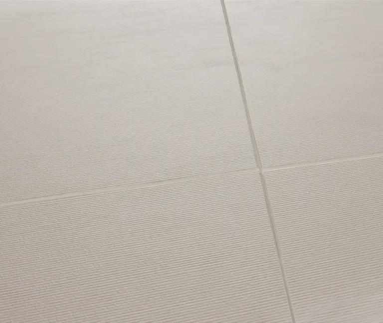 MODEE Wandverkleidung 1200 x 600 x 4 mm Fliese Pure Structure Mono Cashmire mit Streifenstruktur 1