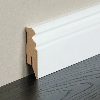 hori-mdf-kern-sockelleiste-gletscherweiss-grundierfolie-aehnlich-ral-9016-hamburger-profil-10030020372.jpg