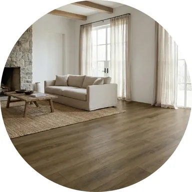 Hier ist ein Ambiente Bild eines dunklen Parkettbodens zu sehen.