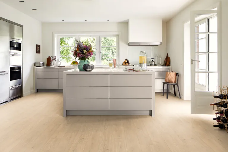 EGGER Klick-Designboden Aquadura+ Hybridboden EDF185 Berdal Eiche hellbraun 4