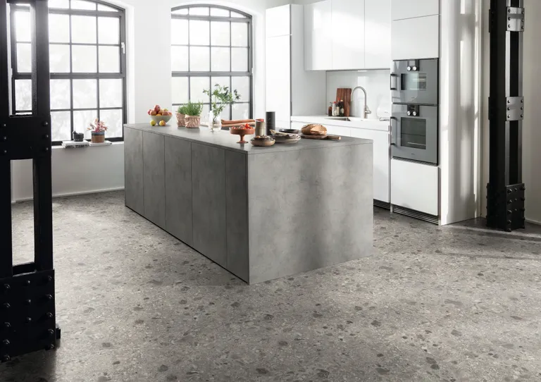 EGGER Laminat NatureSense Aqua ELF021 Triestino Terrazzo grau 4