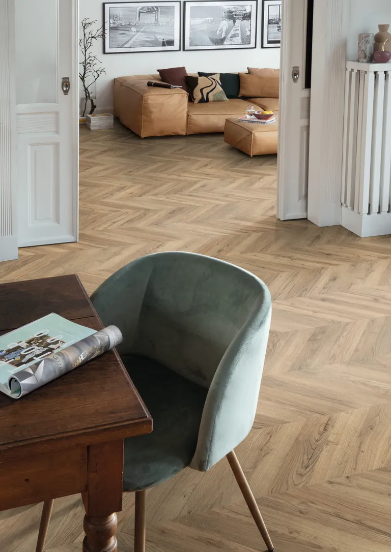 EGGER Laminat NatureSense EL203F Rillington Eiche dunkel 4