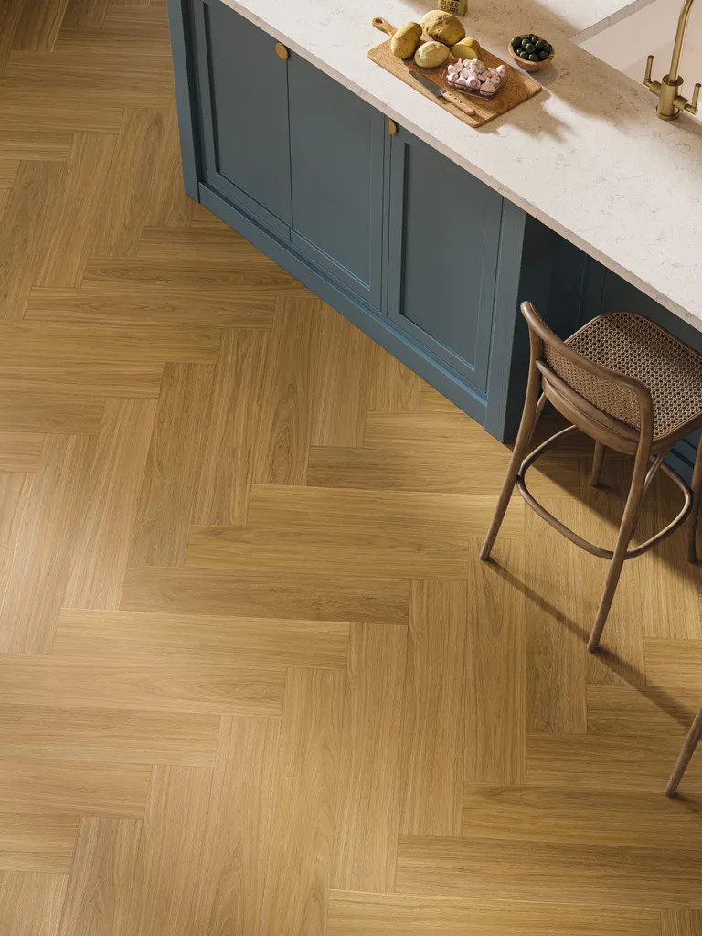 PARADOR Klick-Vinylboden SPC Trendtime 3 SPC Eiche Oxford karamellbraun Seidenmatte Struktur Fischgrät 2