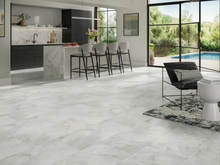 PARADOR Klick-Vinylboden SPC Trendtime 5 Marmor Abbey weiß Mineralstruktur Fliese 1