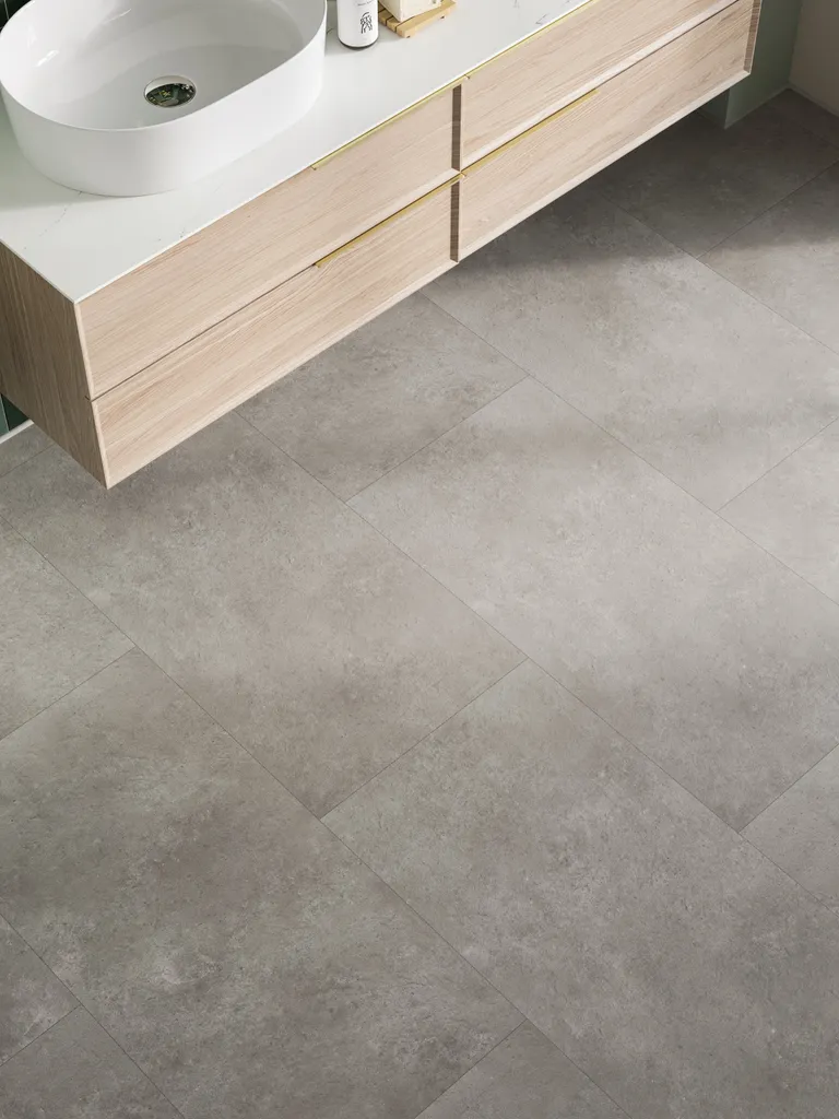 PARADOR Klick-Vinylboden SPC Trendtime 5 Stein Trafalgar hellgrau Mineralstruktur Fliese 3