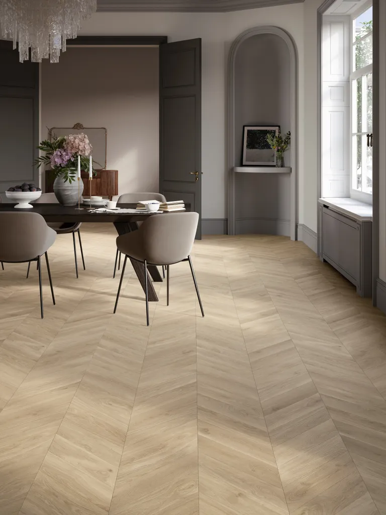 PARADOR Laminat Trendtime 8 Eiche Loire beige Seidenmatte Struktur Chevron 3
