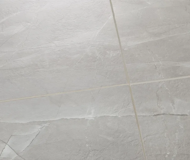 MODEE Wandverkleidung 1200 x 600 x 4 mm Fliese Stone Essence Monza White mit Naturstruktur 1