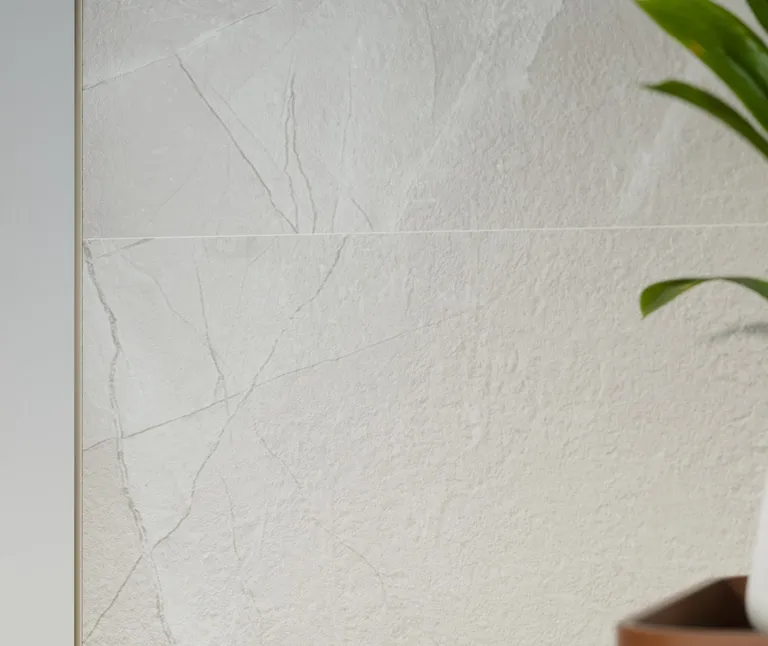 MODEE Wandverkleidung 1200 x 600 x 4 mm Fliese Stone Essence Monza White mit Naturstruktur 5