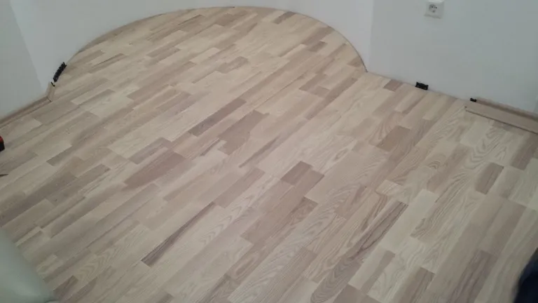 HORI Parkett 300 Esche weiß Basic Schiffsboden versiegelt 0